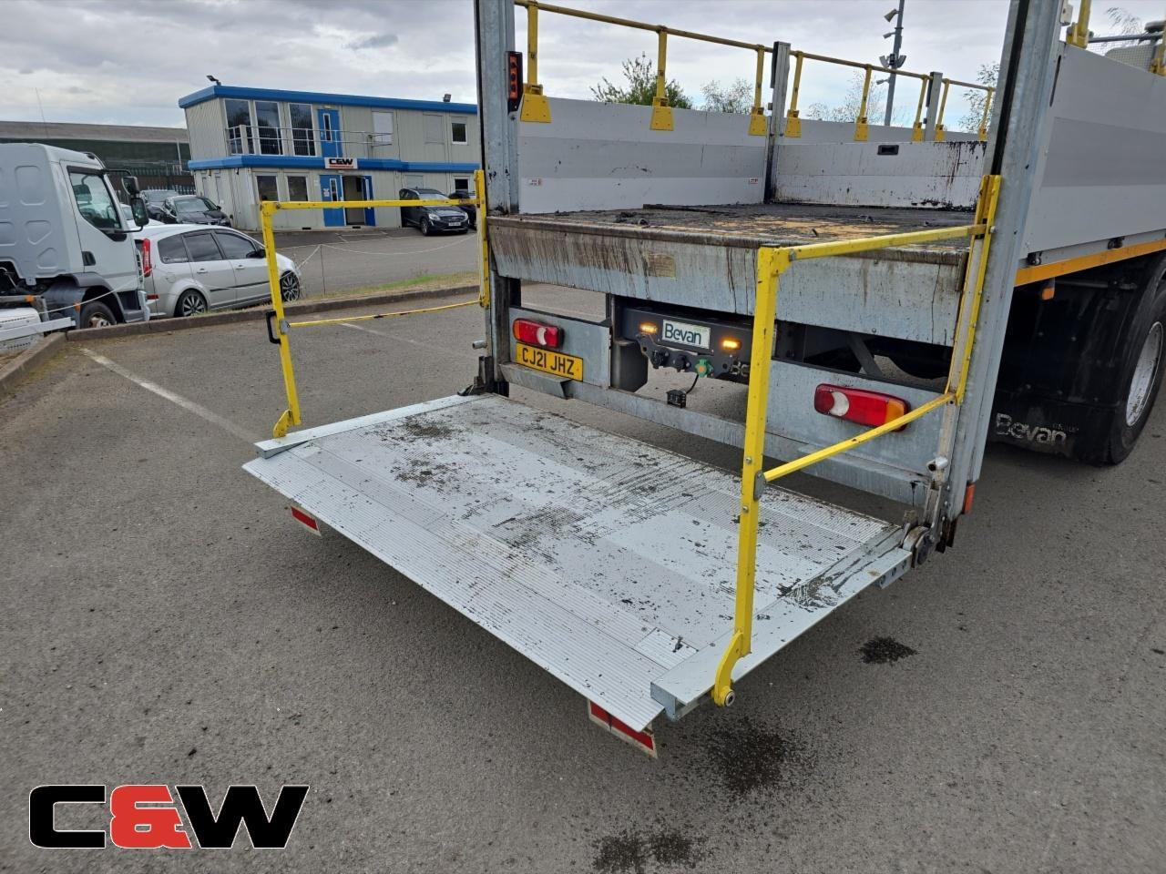 Vehicle image 13